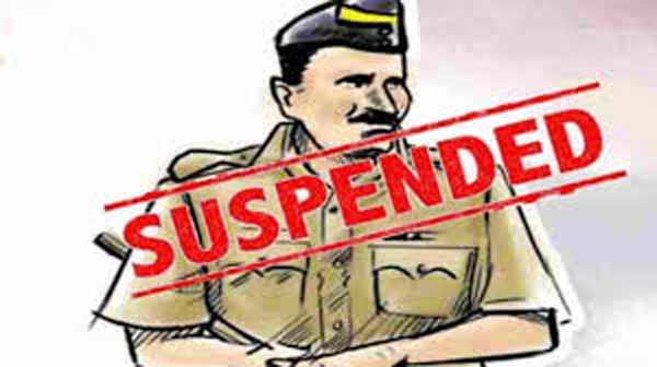 बलरामपुर में रिश्वत मांगने वाला पुलिसकर्मी निलंबित बलरामपुर में रिश्वत मांगने वाला पुलिसकर्मी निलंबित